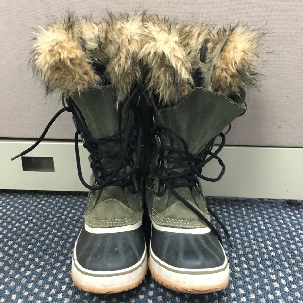 Green Joan Of Arctic Boots